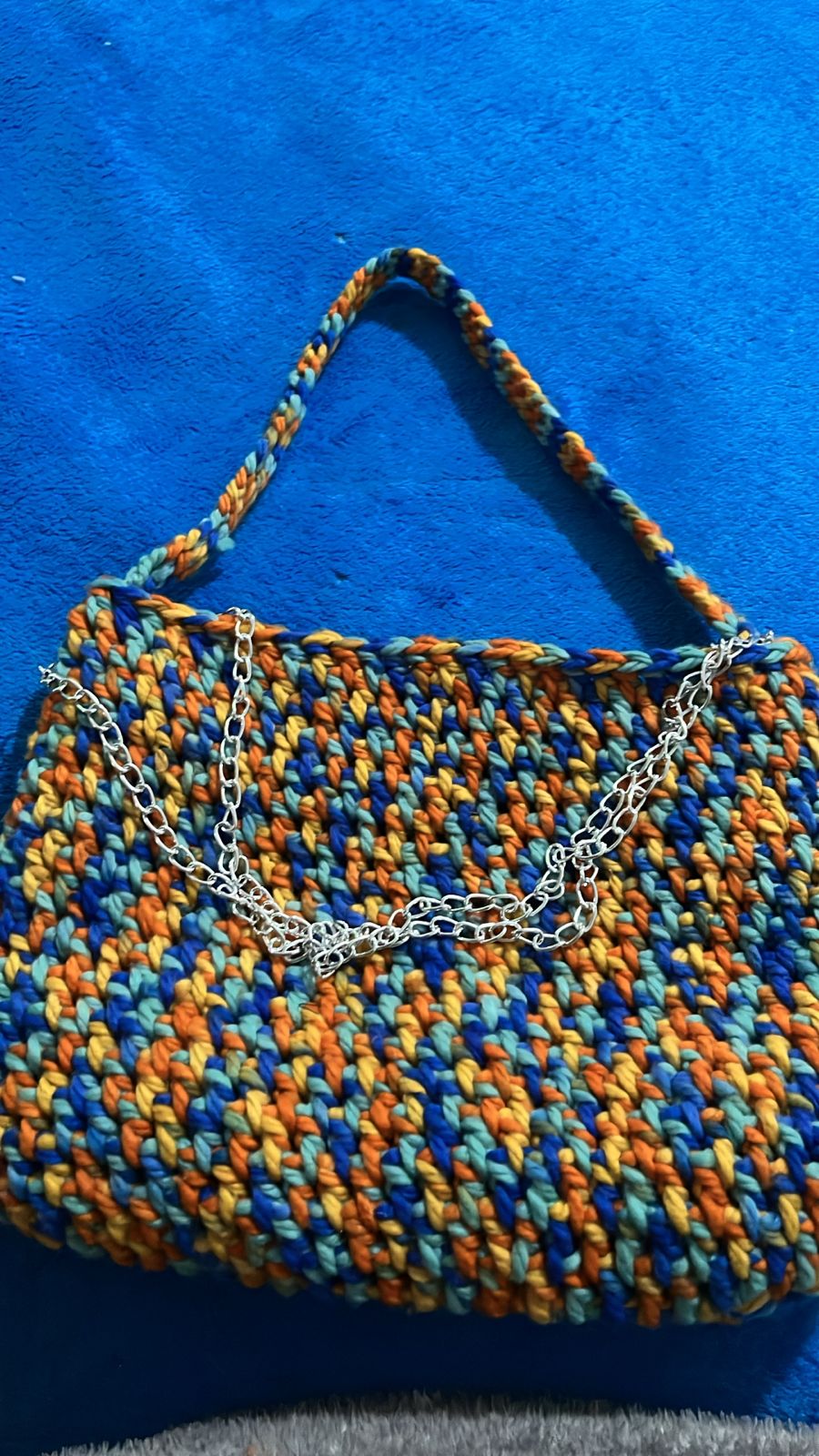 Bolso de hilo mixto con cadena